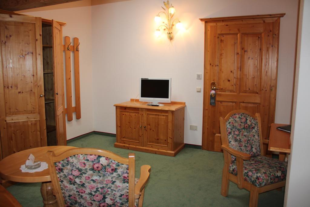 Hotel Winklerhof Holzgau Kamer foto