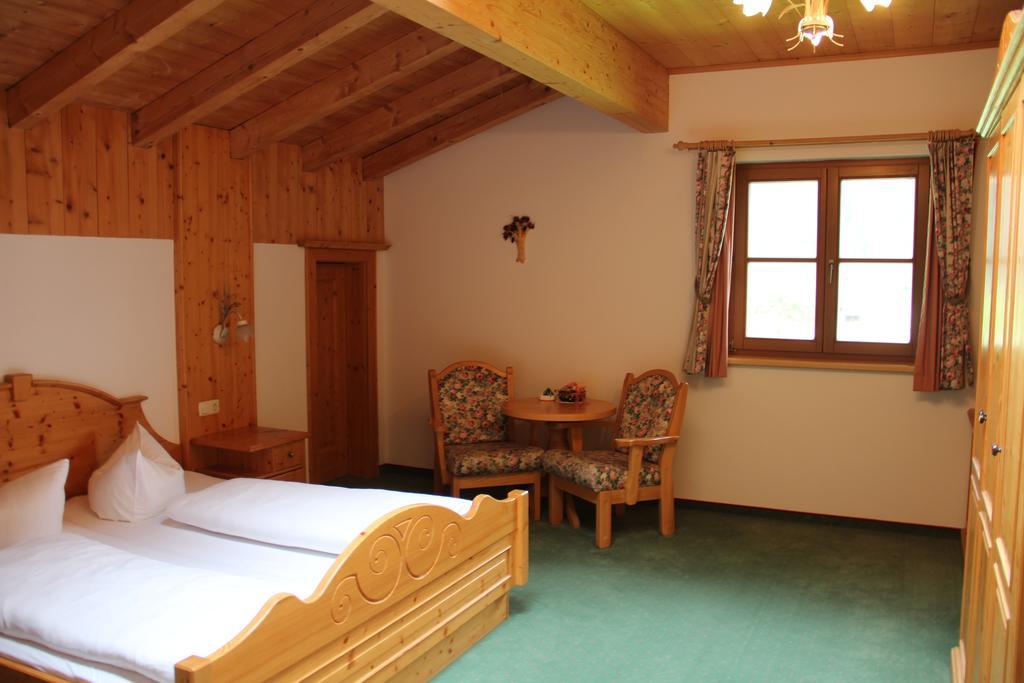 Hotel Winklerhof Holzgau Kamer foto