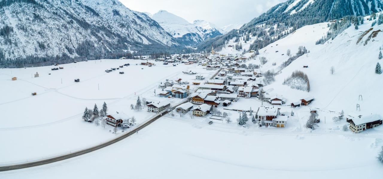 Hotel Winklerhof Holzgau Buitenkant foto